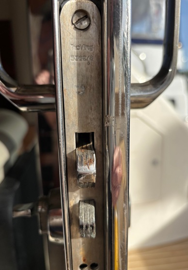Trioving lock for Fairline phantom 40